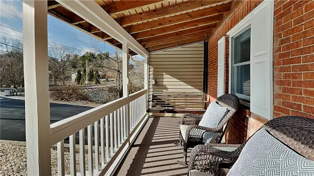 191 Manor Rd. gallery image 45