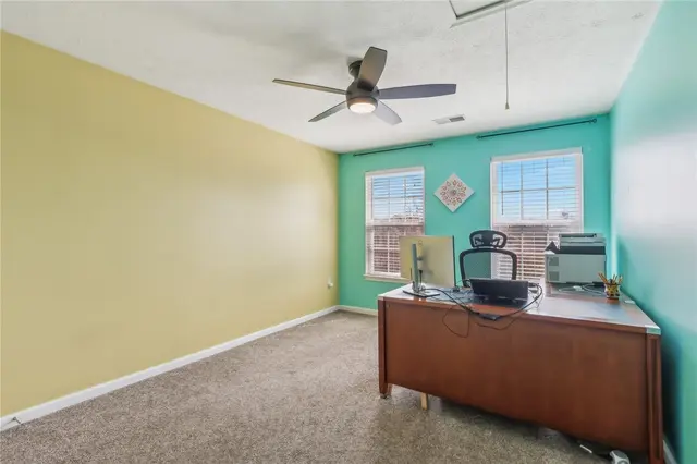 1913 Colonial Dr gallery image 19