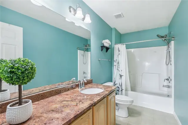1913 Colonial Dr gallery image 23