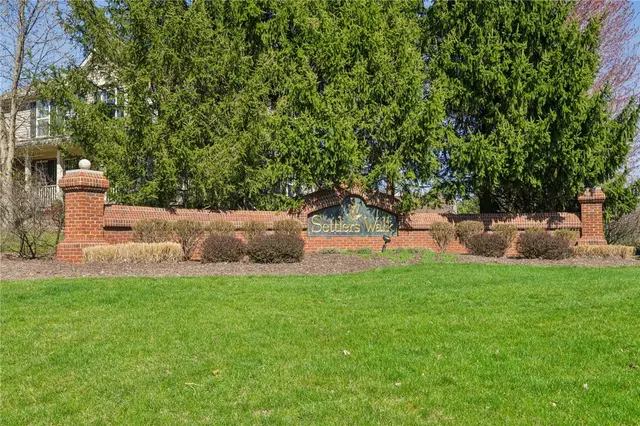 1913 Colonial Dr gallery image 40