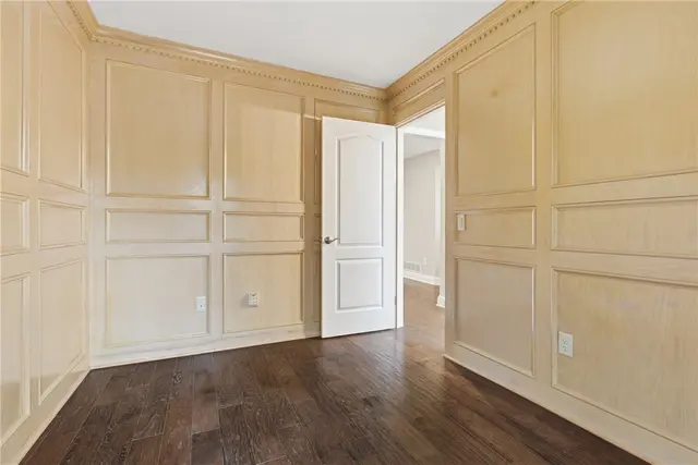 1915 Oakhurst Drive gallery image 15