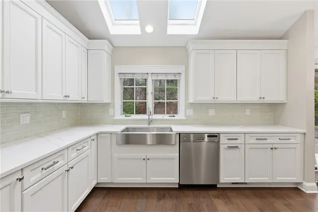 1915 Oakhurst Drive gallery image 22