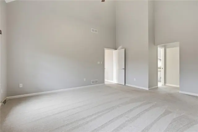 1915 Oakhurst Drive gallery image 29