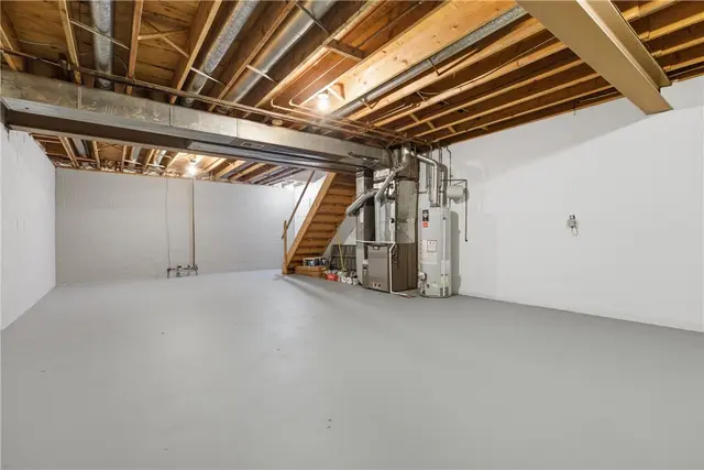 1915 Oakhurst Drive gallery image 40