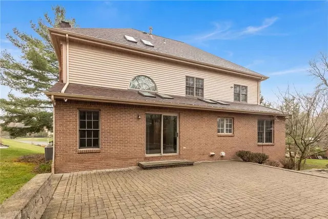1915 Oakhurst Drive gallery image 42