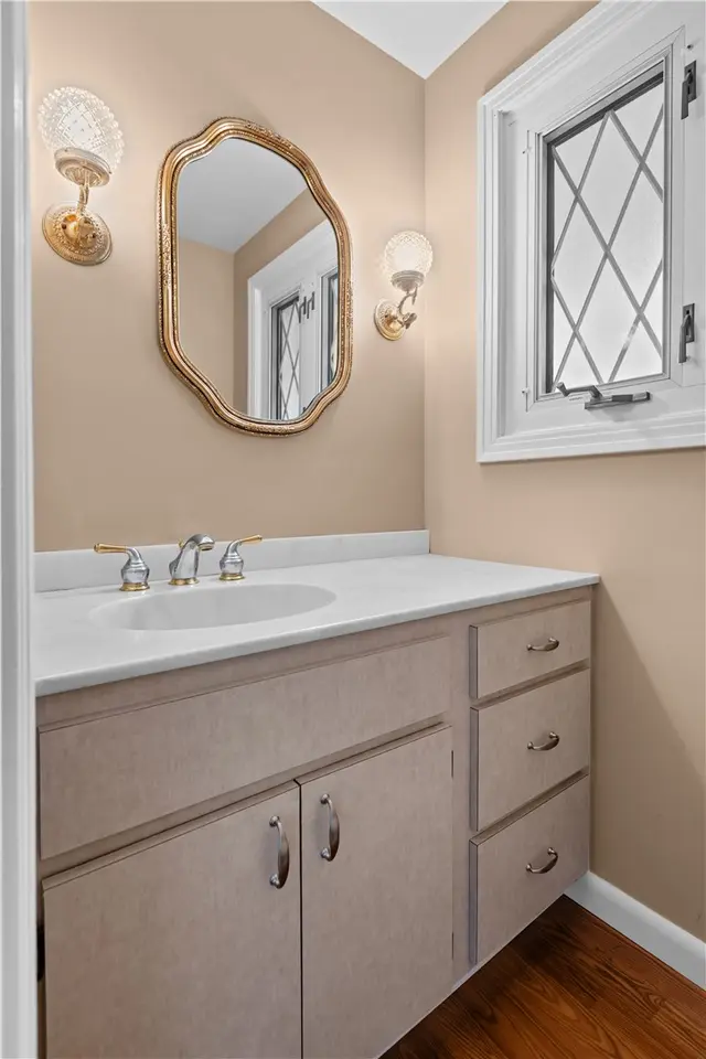 1918 Concord Dr. gallery image 9