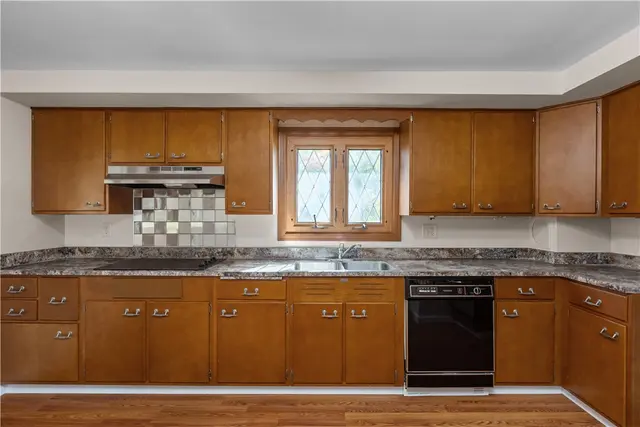 1918 Concord Dr. gallery image 16