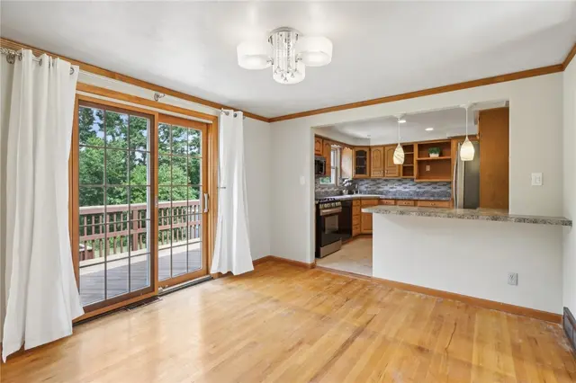 1921 Shady Oak Cir gallery image 14