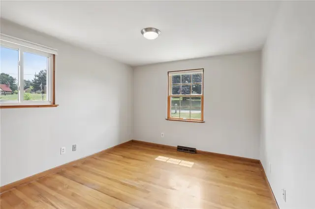 1921 Shady Oak Cir gallery image 23