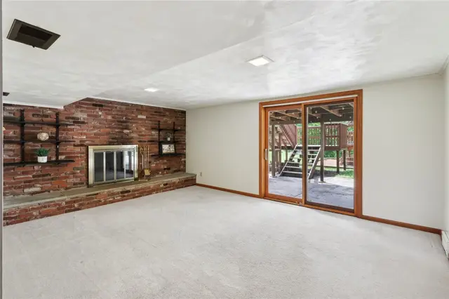 1921 Shady Oak Cir gallery image 26