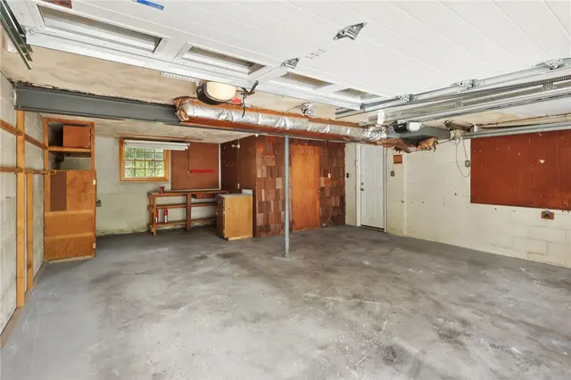 1921 Shady Oak Cir gallery image 33