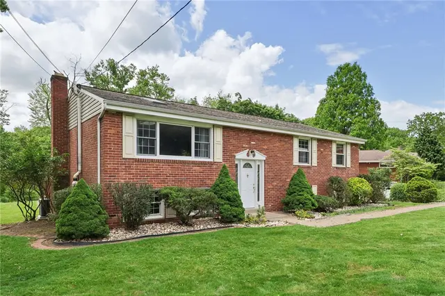 1921 Shady Oak Cir