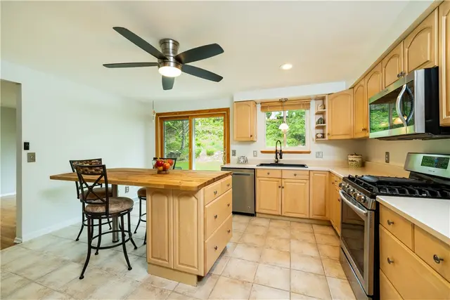 1941 Dubonnet Court gallery image 4