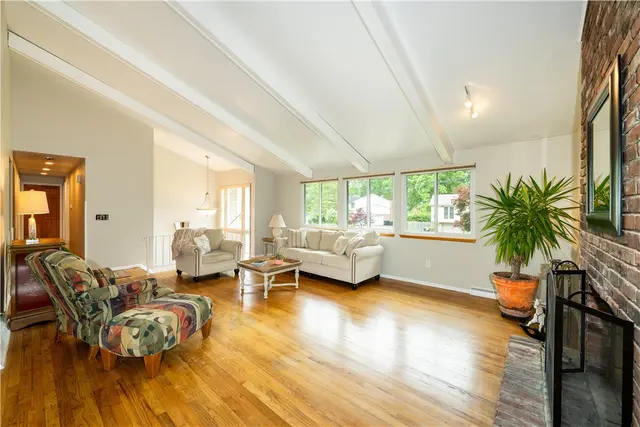 1941 Dubonnet Court gallery image 9