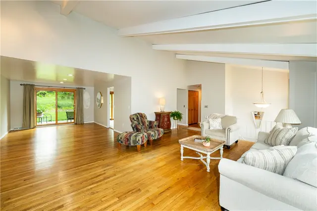 1941 Dubonnet Court gallery image 16