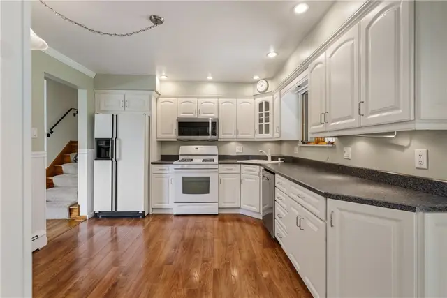 198 Longvue Dr gallery image 5