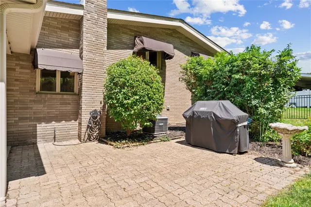 198 Longvue Dr gallery image 10
