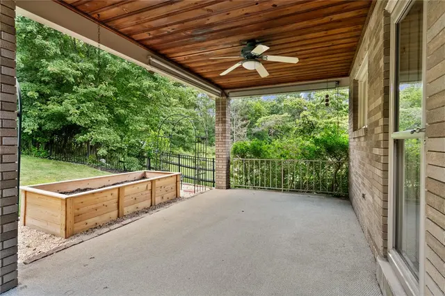198 Longvue Dr gallery image 15