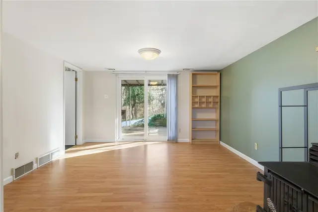 199 Avondale Street gallery image 37