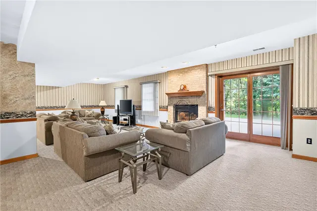 200 Chadborne Ct gallery image 10