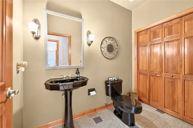 200 Chadborne Ct gallery image 14