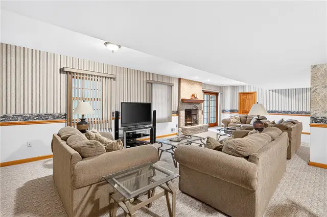 200 Chadborne Ct gallery image 23