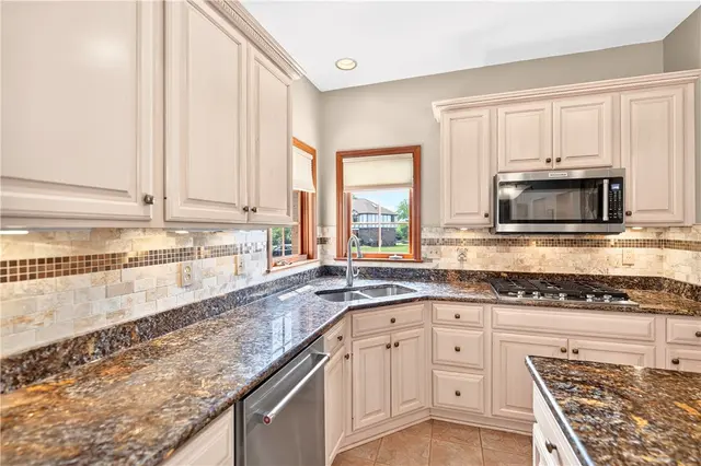 200 Chadborne Ct gallery image 42