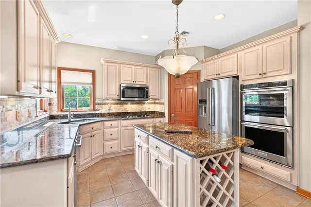 200 Chadborne Ct gallery image 44