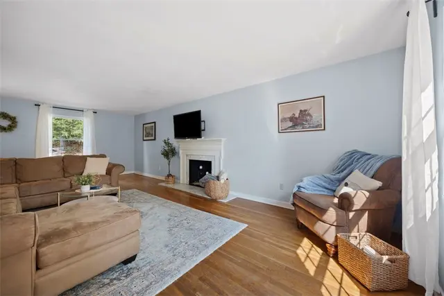 200 Ennerdale Ln gallery image 4