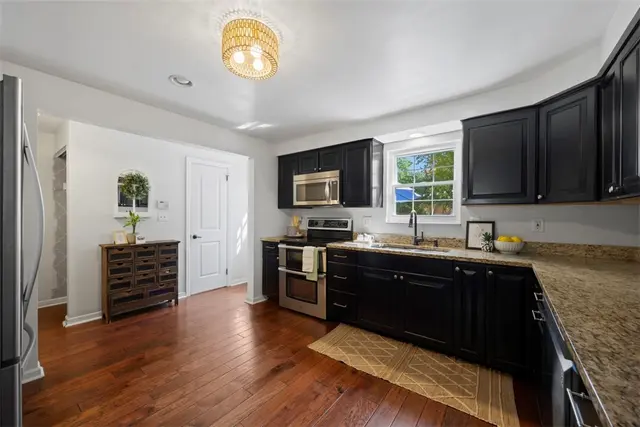 200 Ennerdale Ln gallery image 31