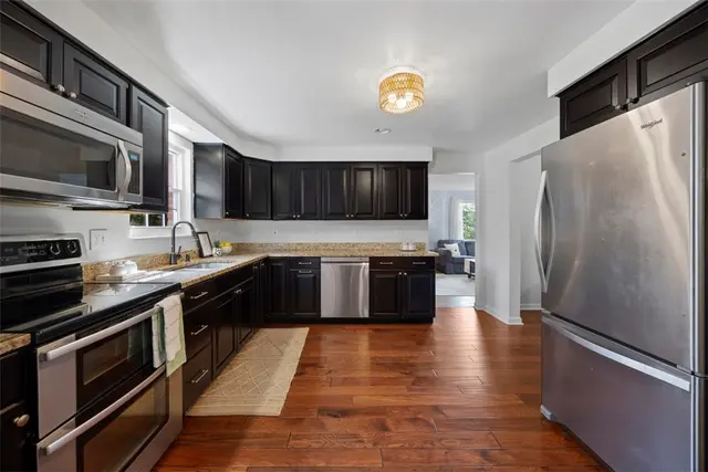 200 Ennerdale Ln gallery image 40