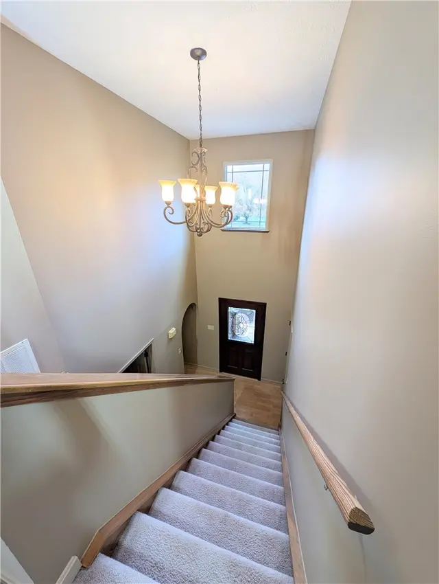 200 Jaclyn Dr gallery image 11
