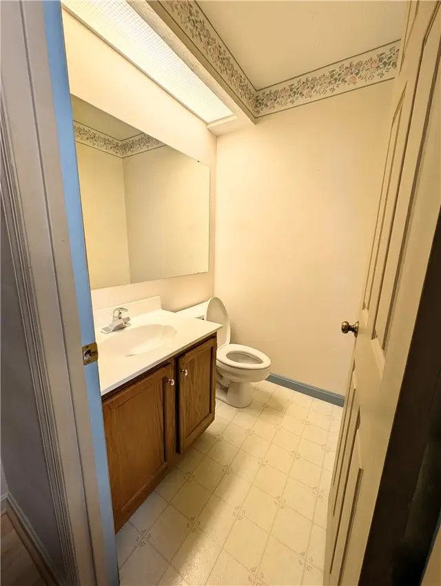 200 Jaclyn Dr gallery image 16