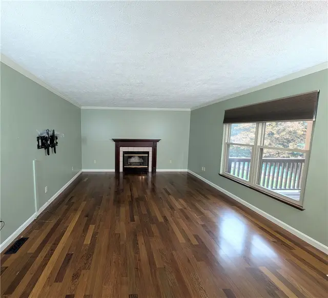 200 Jaclyn Dr gallery image 17
