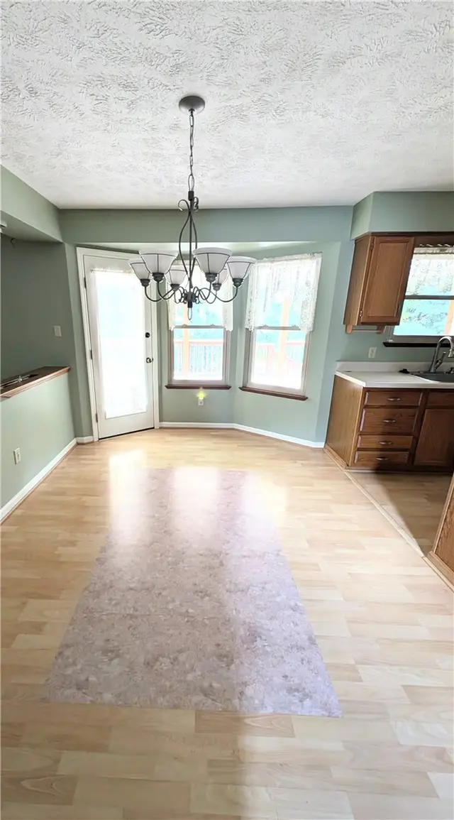 200 Jaclyn Dr gallery image 23