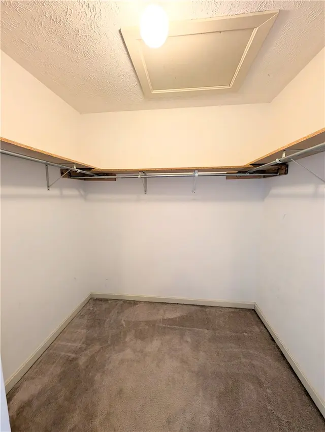200 Jaclyn Dr gallery image 25