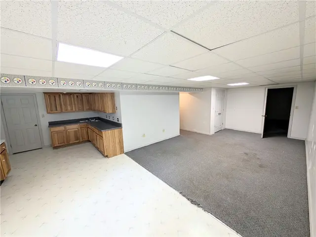 200 Jaclyn Dr gallery image 29