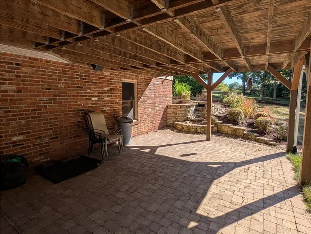 200 Jaclyn Dr gallery image 32