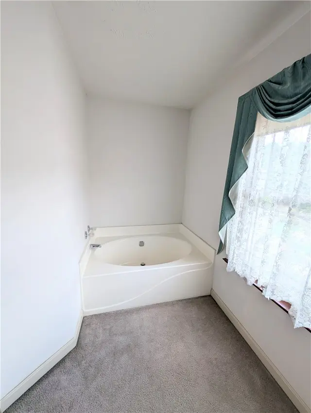 200 Jaclyn Dr gallery image 35