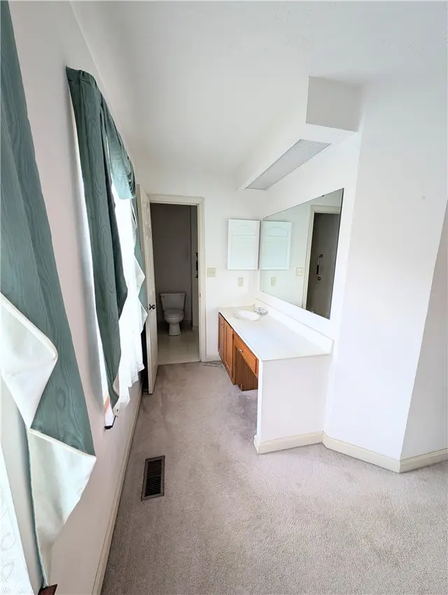 200 Jaclyn Dr gallery image 38