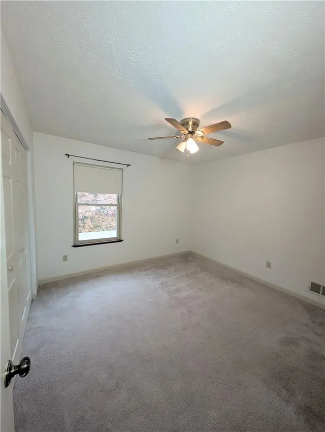 200 Jaclyn Dr gallery image 40