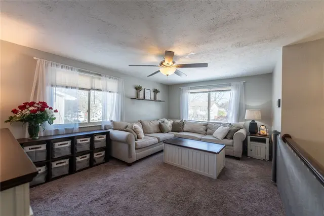 200 Kirkwood Dr gallery image 3