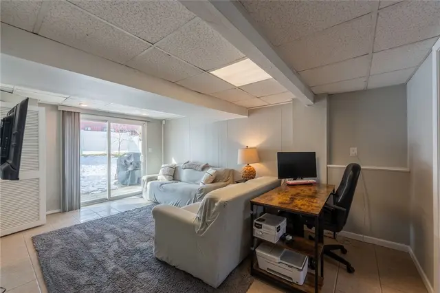 200 Kirkwood Dr gallery image 19