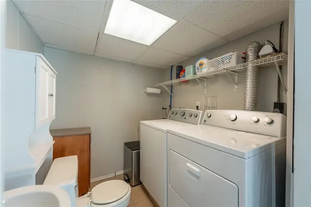 200 Kirkwood Dr gallery image 21