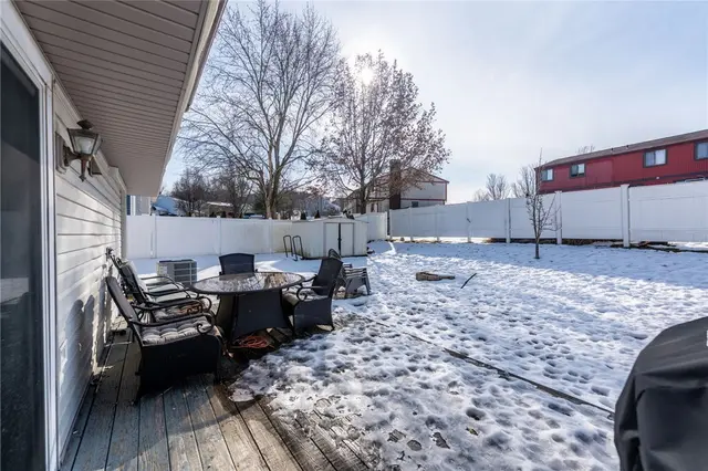 200 Kirkwood Dr gallery image 24