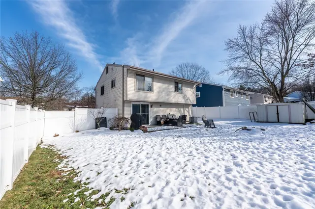200 Kirkwood Dr gallery image 25