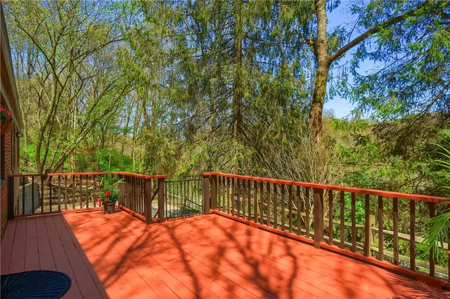 200 Pine Creek Rd gallery image 11