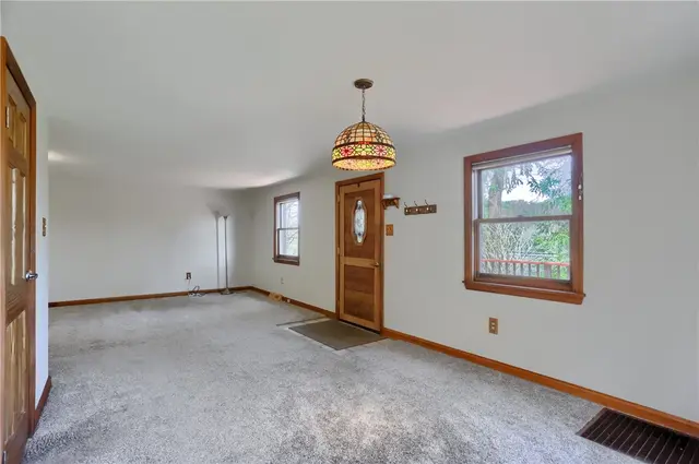 200 Pine Creek Rd gallery image 12