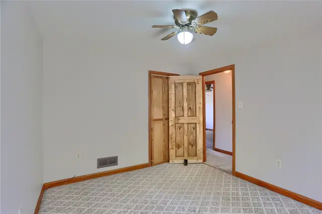 200 Pine Creek Rd gallery image 17