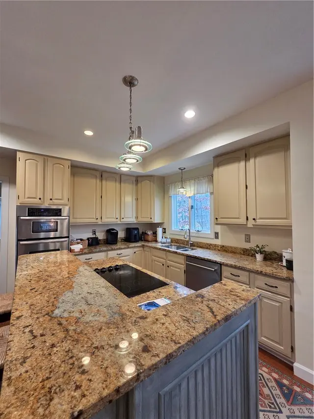 2001 Buckingham Dr gallery image 32